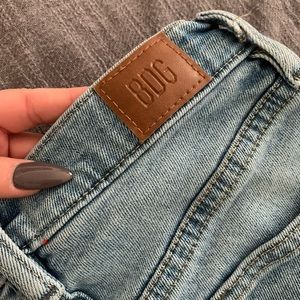 Urban Outfitters BDG High-Waisted Girlfirend Jeans 26